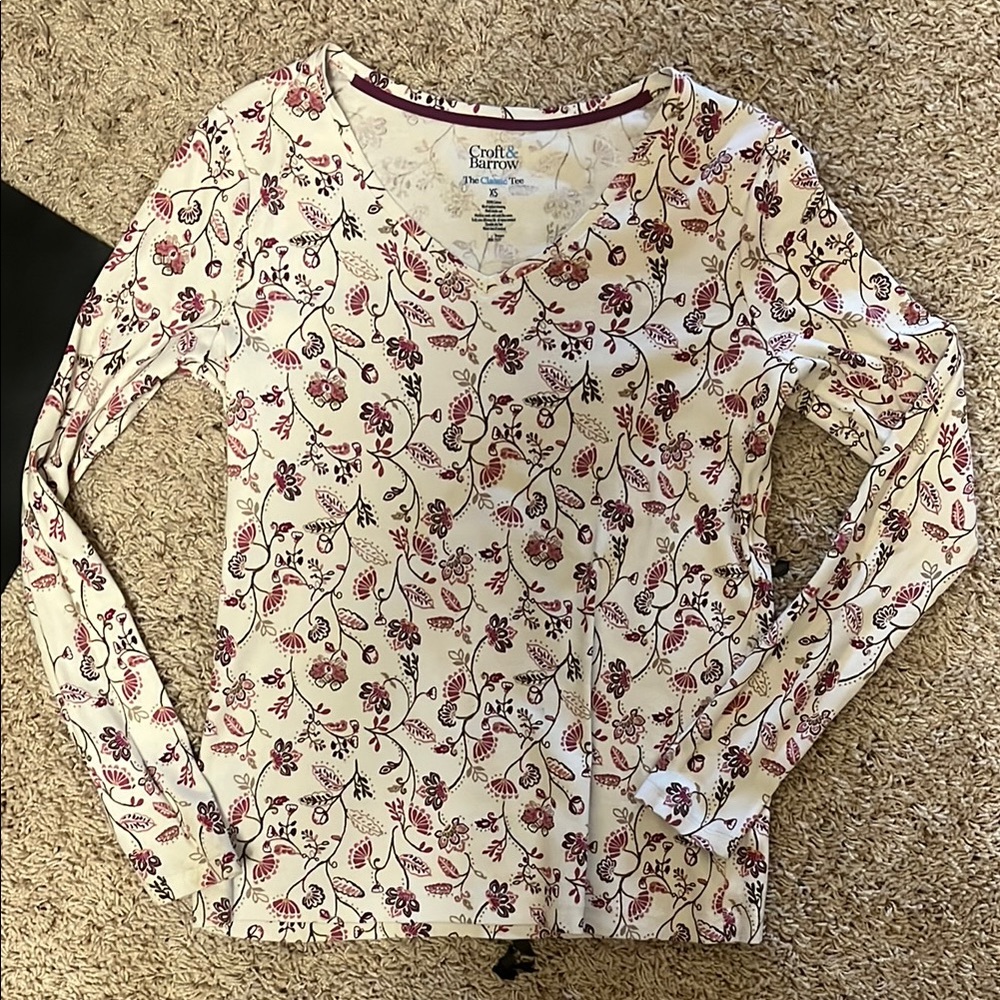 Croft & Barrow Cream Fitted Long Sleeve Blouse
